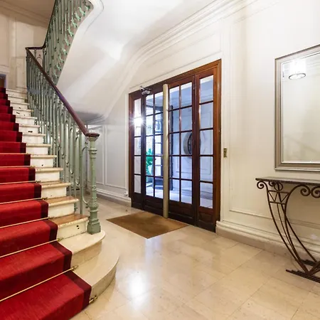 Spacious And Pleasant Nest 2 Steps From Montmartre باريس